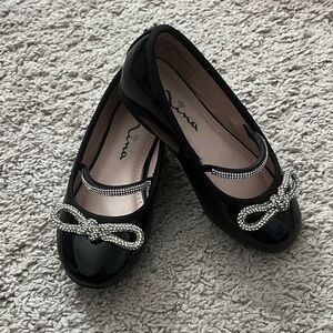 Nina Kendalla Black Flats with Sparkling Bow